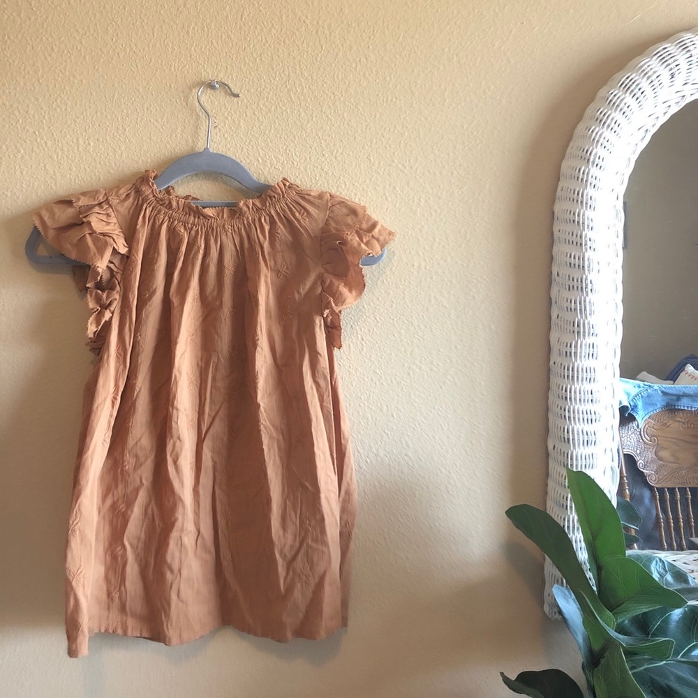 NWT Universal Thread Top